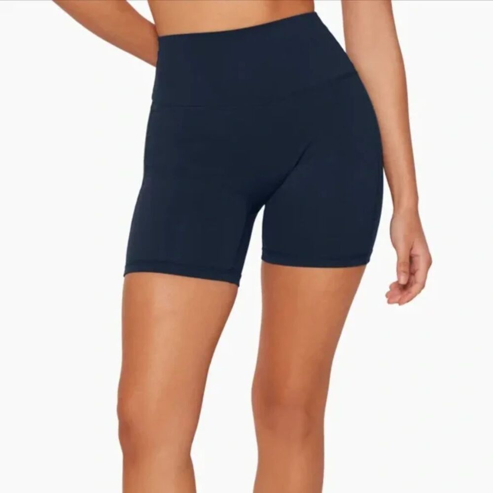 Set Active size medium navy blue high rise biker shorts